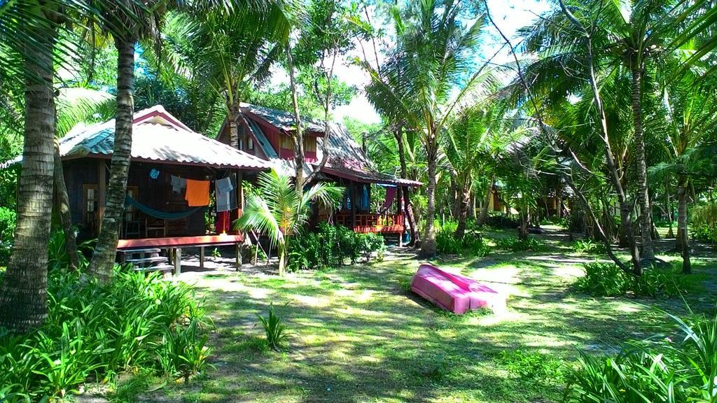 Hornbill Hut Hotel Koh Phayam Exterior photo