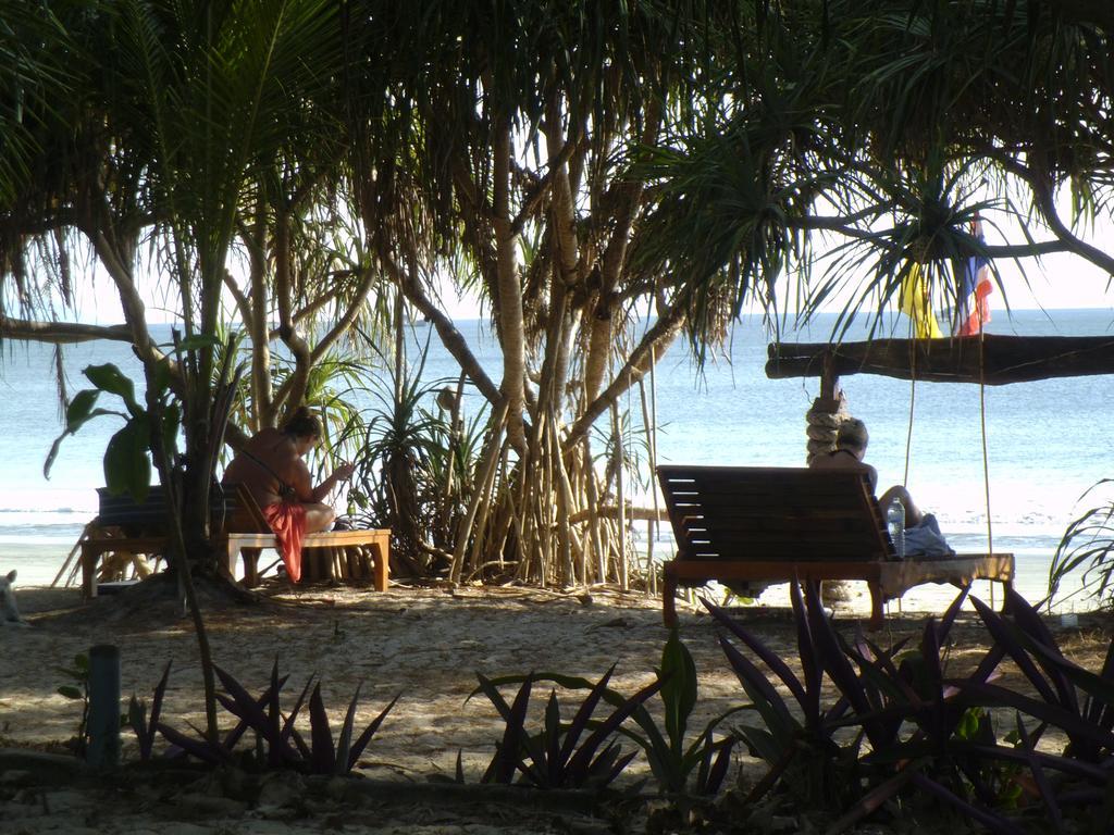 Hornbill Hut Hotel Koh Phayam Exterior photo